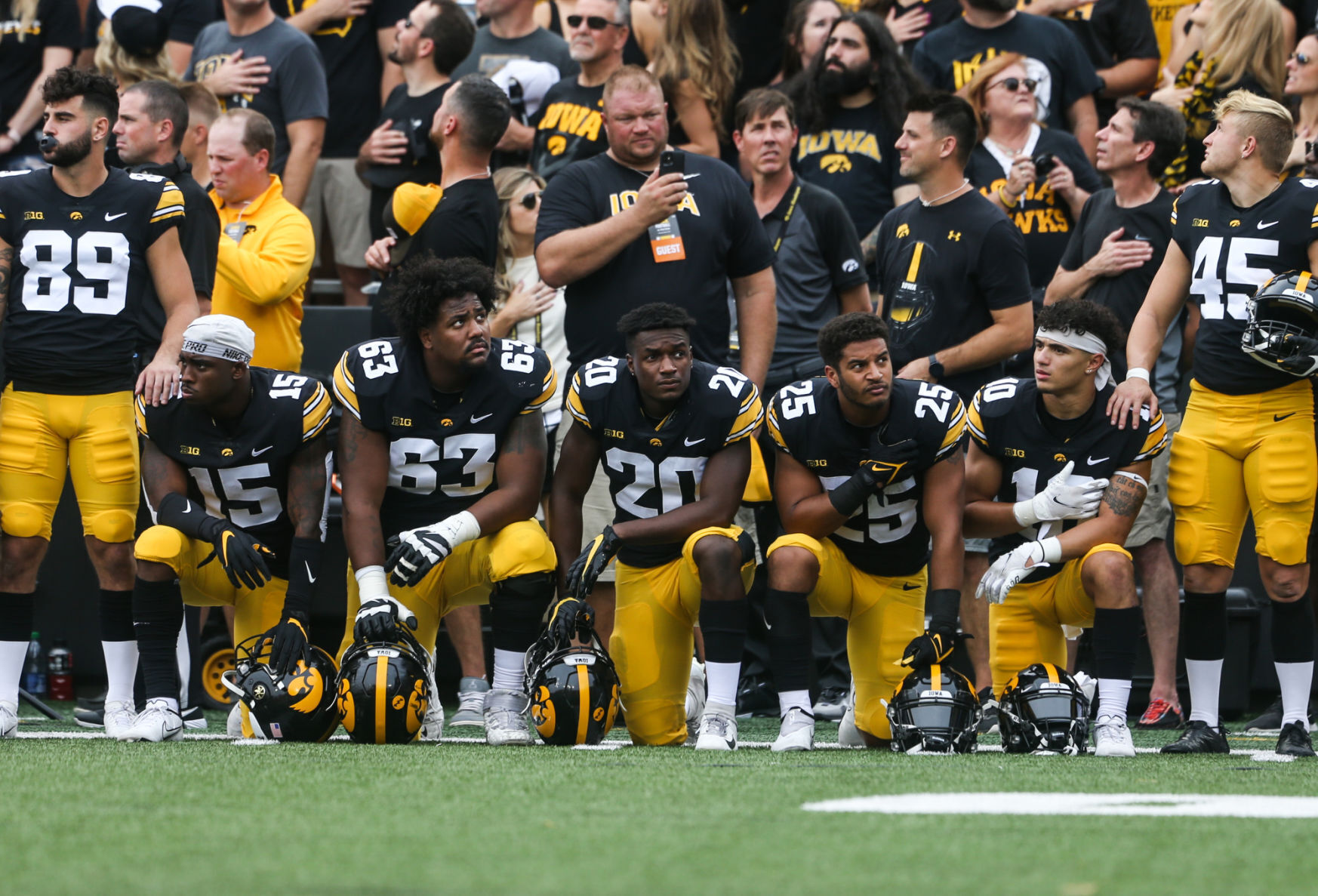 100921-qc-spt-iowa-fball-032